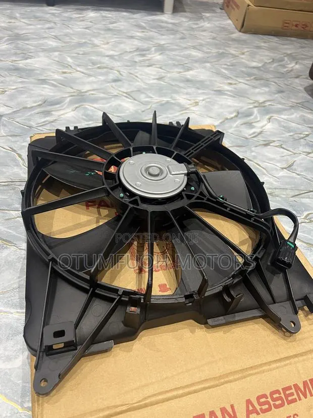 Honda CR-V 2012 2013 2014 2015 2016 Radiator Fan (Pair) · Photo 1