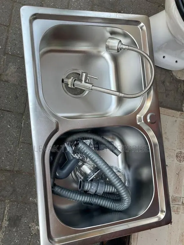 Sink With Basket - 20cm Deep Kitchen Sink · Photo 1