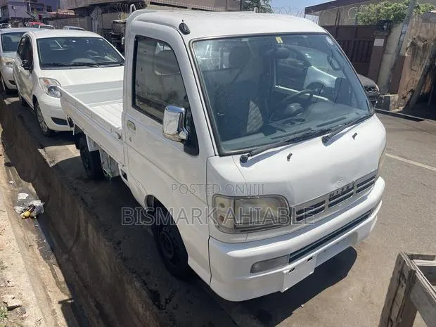Mini Truck Daihatsu Hijet · Photo 1