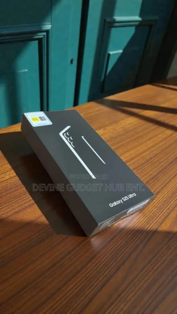 New Samsung Galaxy S25 Ultra 256 GB Silver · Photo 1