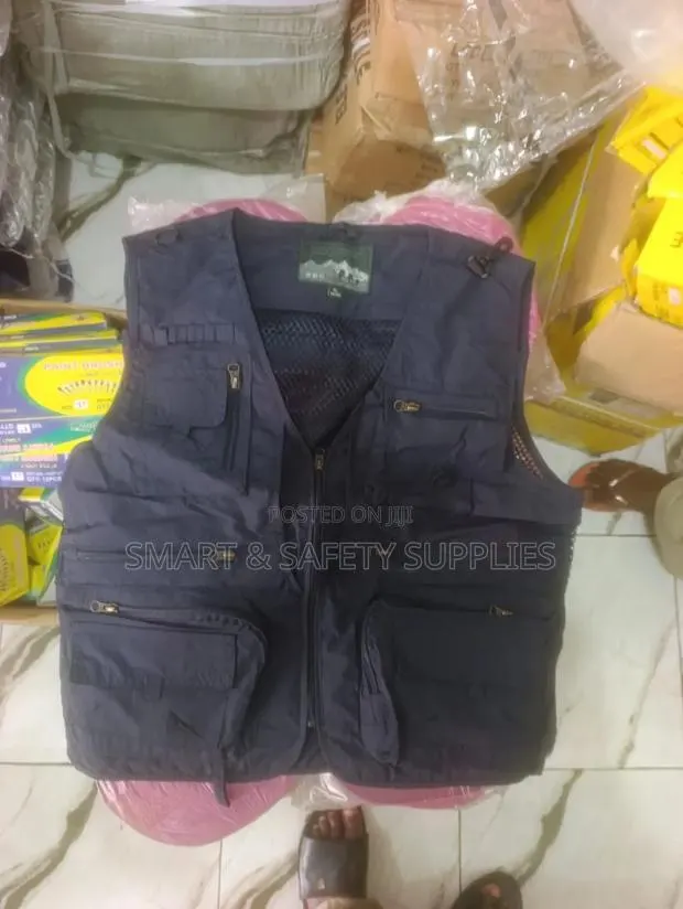 Modern Media Vest · Photo 1