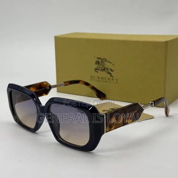 Burberry Shades · Photo 1