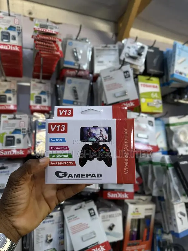 V13 Game Pad · Photo 1