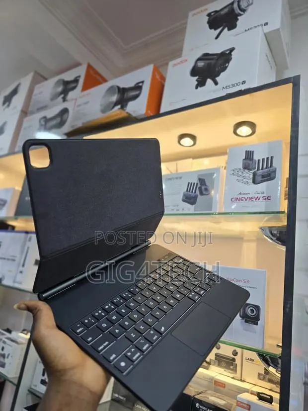 Apple Magic Keyboard for iPad Pro 13 2024 With Backlit · Photo 1