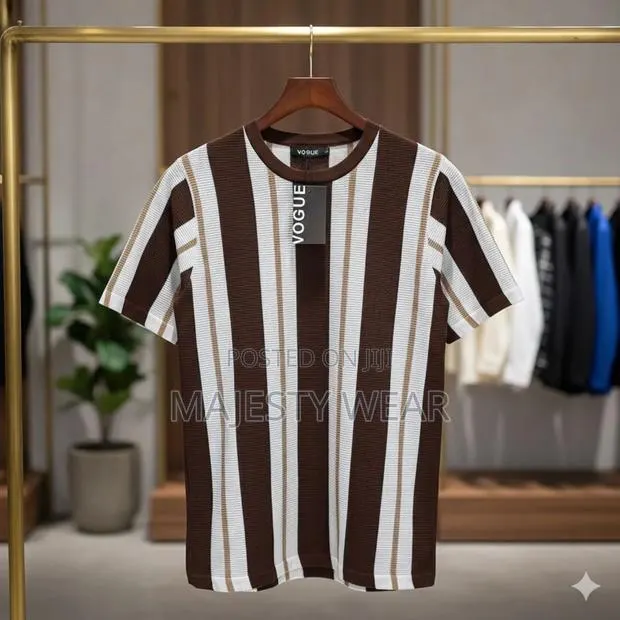 Casual Short Sleeve Round Neck Shirt for Men · Photo 1