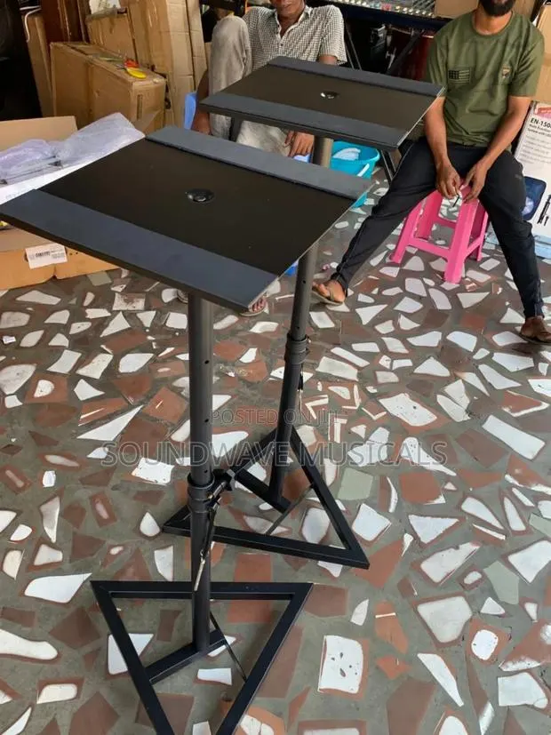 Monitor Stand · Photo 1