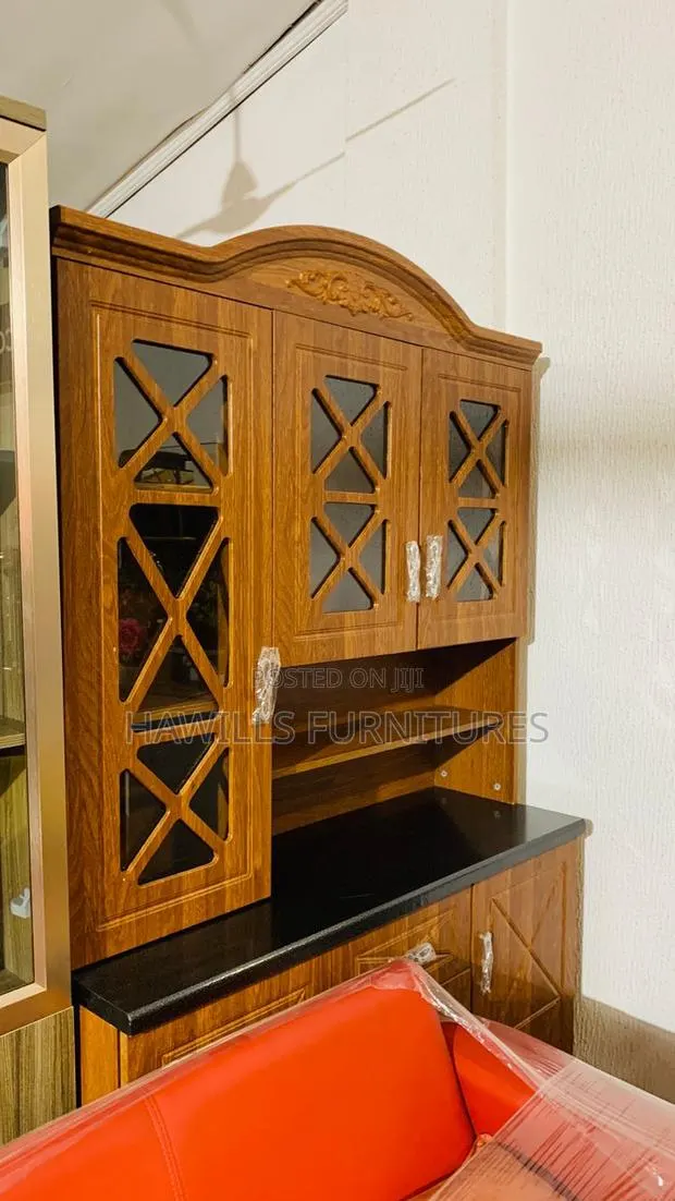 Brown Wooden Wine Cabinet · Photo 1