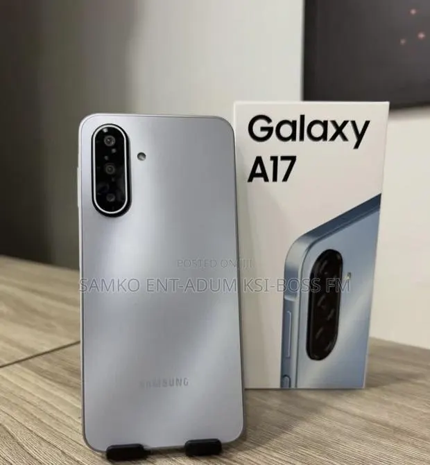New Samsung Galaxy A17 256 GB Silver · Photo 1