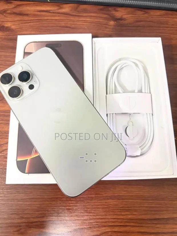 Apple iPhone 16 Pro Max 512 GB Bronze · Photo 1