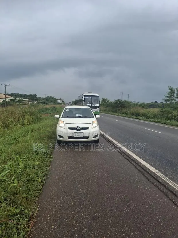 Main Road Land for Sale · Photo 1