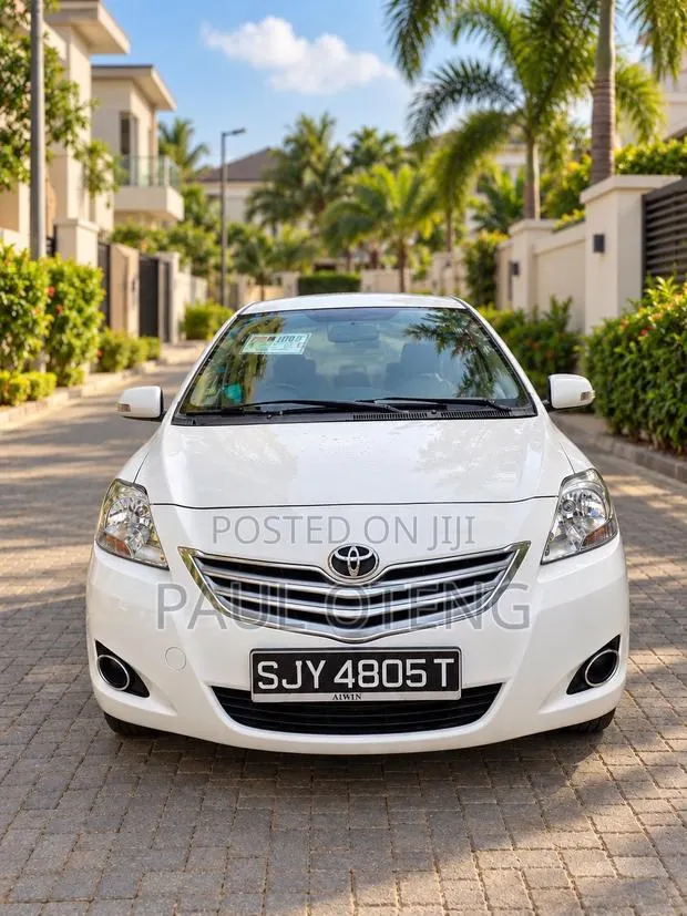 Toyota Vios 2010 White · Photo 1