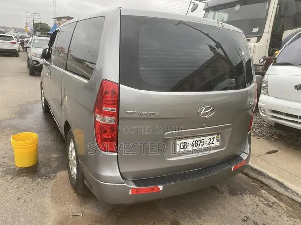 Hyundai Starex 2013 Brown · Photo 1