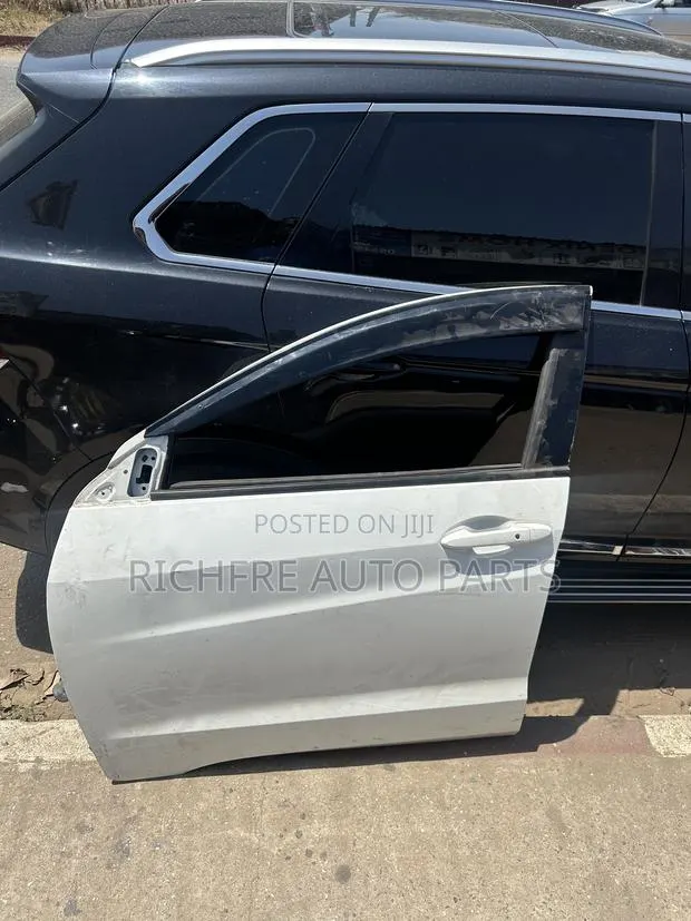 Honda HRV 2016 2018 2019 2020 2021 Door · Photo 1