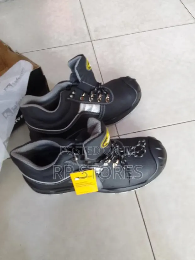 Saftey Boots 43" / Safetoe · Photo 1