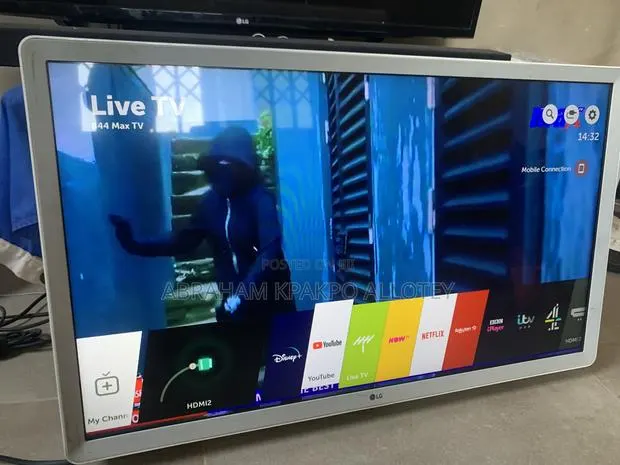 LG Smart TV 32” · Photo 1