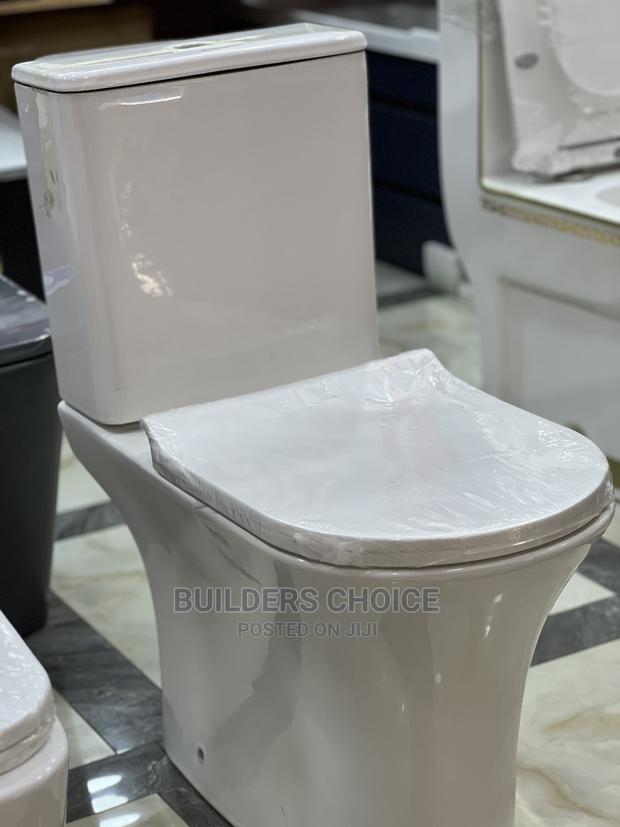 Water Closet _(B2789) · Photo 1