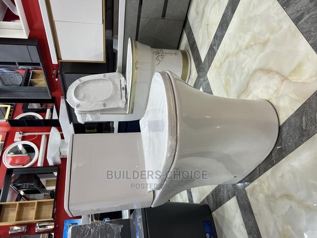 Water Closet (B256) · Photo 1