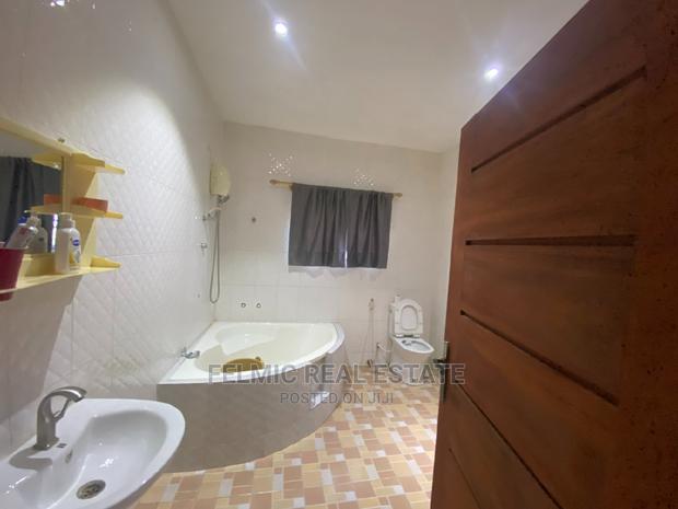 6bdrm Duplex in Felmic Real Estate, Pokuase for sale · Photo 8