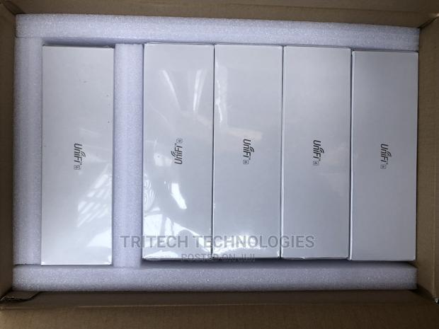Ubiquity Unifi 6 (U6-Lr) · Photo 1