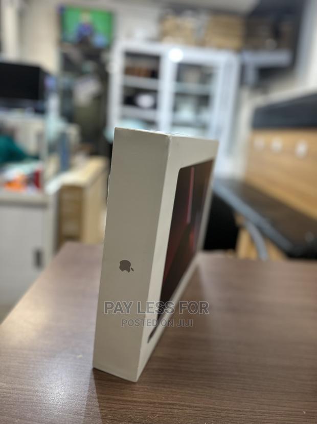 New Laptop Apple MacBook Pro 2022 M2 16GB Apple M2 SSD 512GB · Photo 5