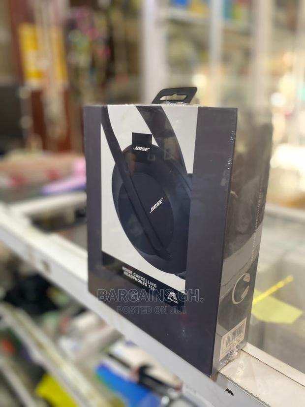 Bose 700 AR Wireless Headphone With Protective Bag · Photo 1