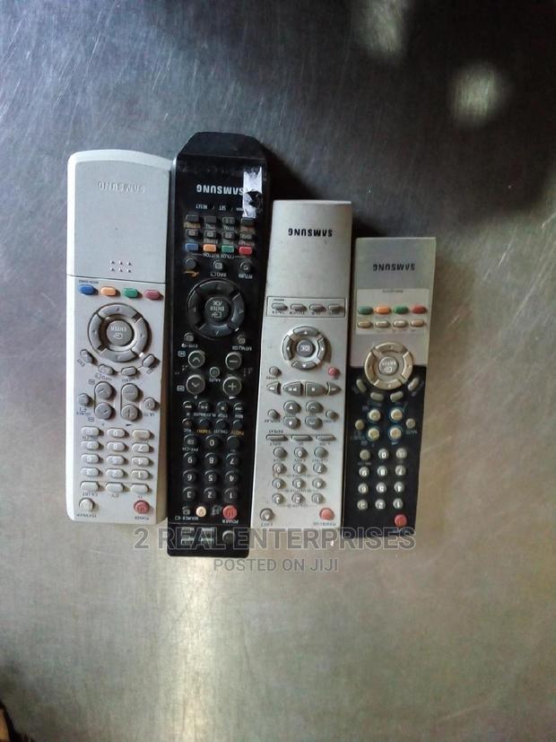 Quality Samsung TV Remote Controller · Photo 1