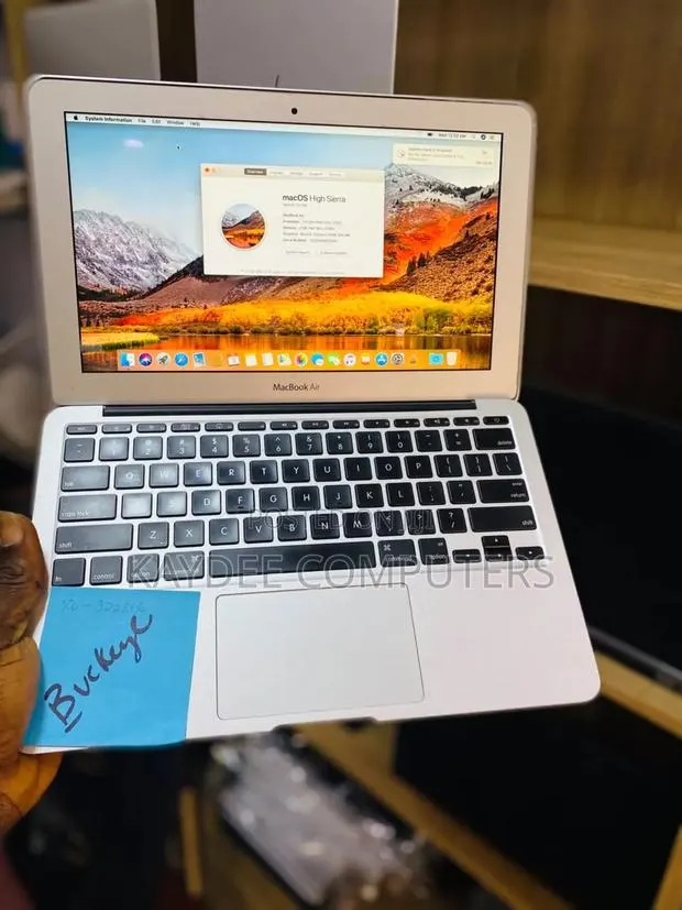 Laptop Apple MacBook Air 2010 4GB Intel Core 2 Duo SSD 60GB · Photo 1