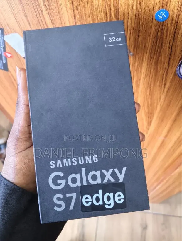New Samsung Galaxy S7 edge 32 GB Black · Photo 1