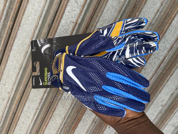 Original Rugby Player Gloves at Cool Price · Photo 3