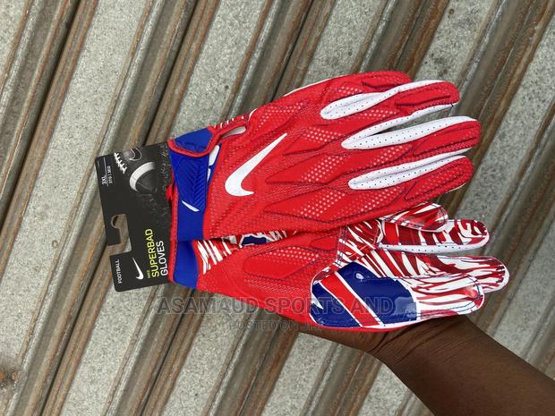 Original Rugby Player Gloves at Cool Price · Photo 4
