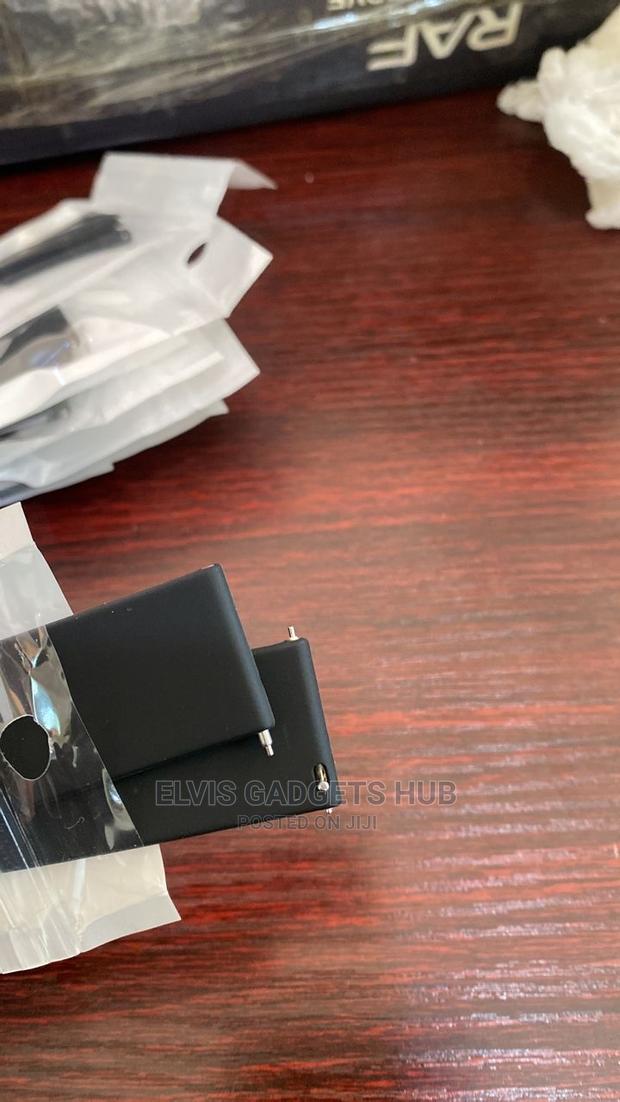 Oraimo OSW-16 Smart Watch Silicone Straps · Photo 4