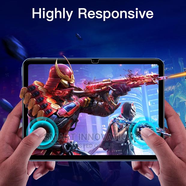 iPad (10th Generation) Tempered Glass Protector · Photo 4