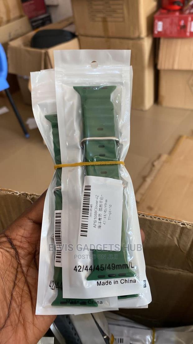 Apple Watch 42/44/45/49 Silicone Straps · Photo 2
