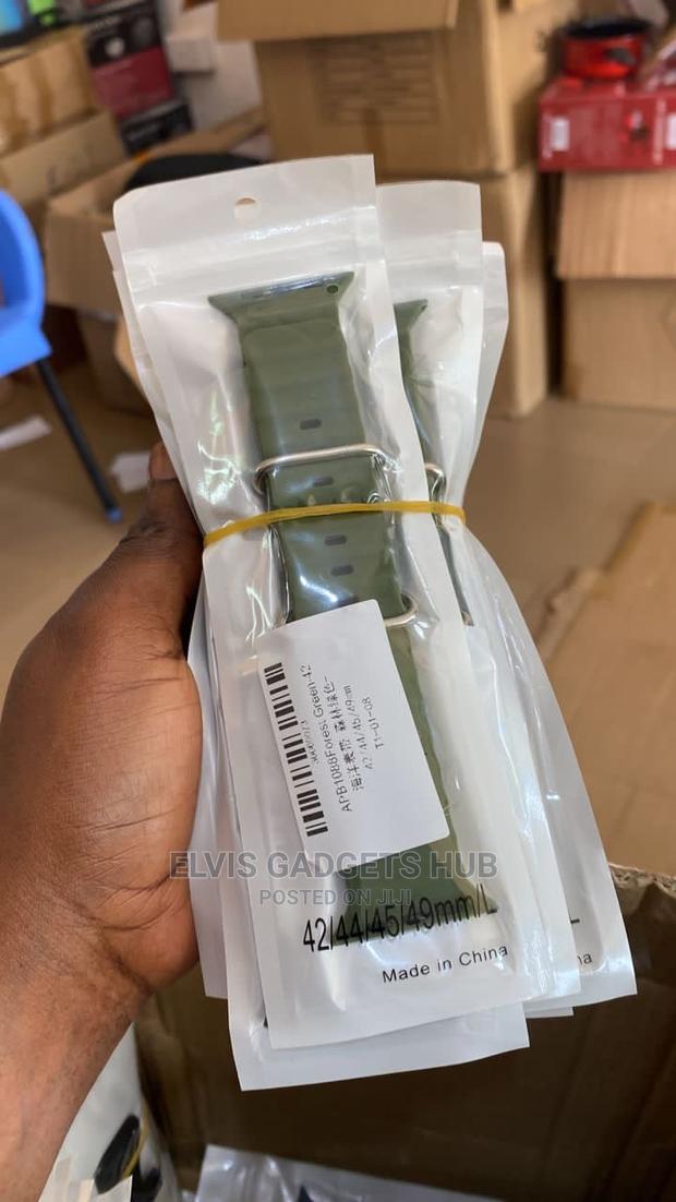 Apple Watch 42/44/45/49 Silicone Straps · Photo 4