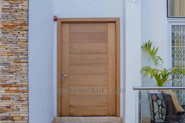 Furnished 4bdrm Mansion in a C Mall, East Legon for Rent · Photo 4