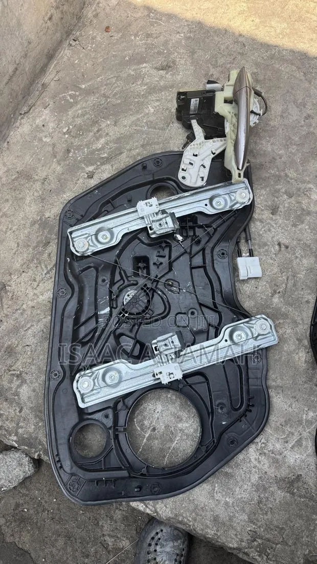 Hyundai Elantra 2011,2012,2013,2014,2015 Door Machine Complete · Photo 1