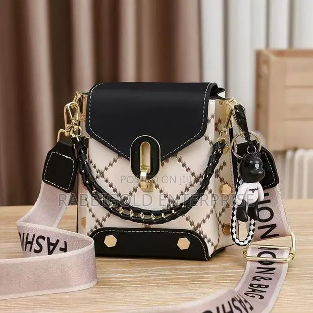 Ladies Shoulder Bag · Photo 1