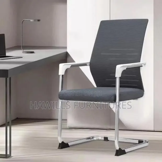 Executive Office Chair With Metal Legs · Photo 1