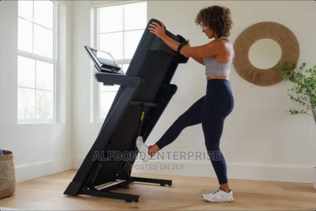 Nordictrack EXP 14i Treadmill · Photo 3