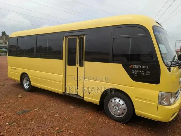 Hyundai County 2016 Yellow