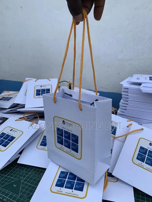 Customized Paper Bags · Photo 1