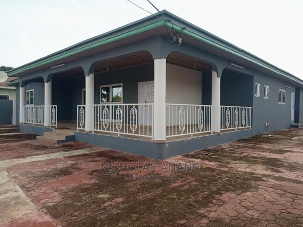 4bdrm House in The Dorns Properties, New Town for rent · Photo 4