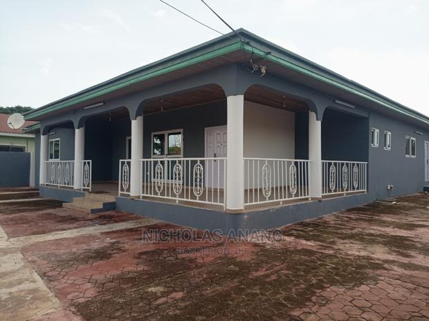 4bdrm House in The Dorns Properties, New Town for rent · Photo 5