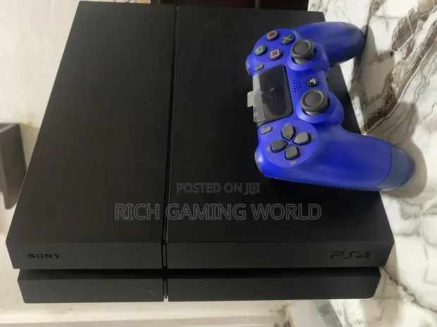 Ps4 Standard With 7 Games (Jailbreak) · Photo 1