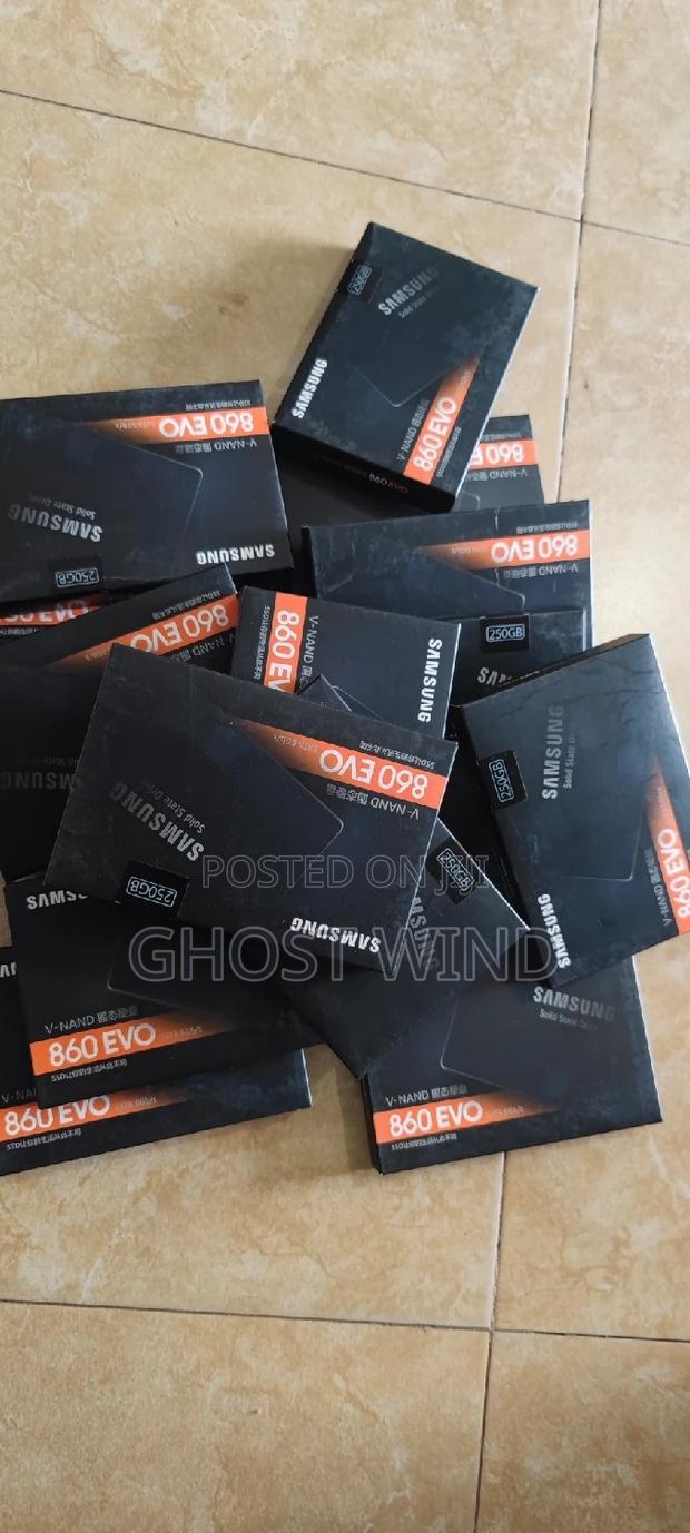 Samsung SSD Drives · Photo 2