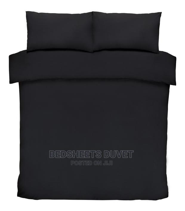 Plain Black Duvet · Photo 1