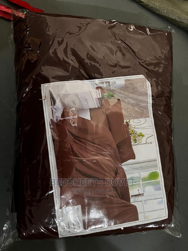 Coffee Brown Fitted Sheet Set · Photo 1