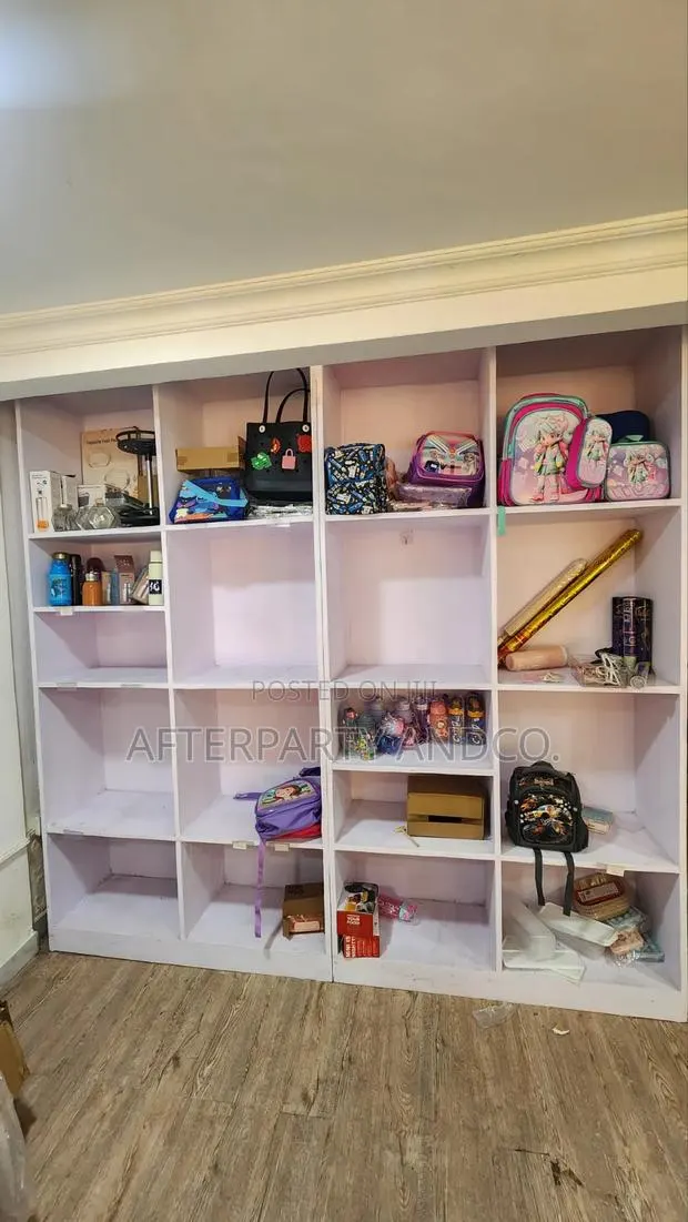 Extra Large Bag Rack or Display Shelf · Photo 1