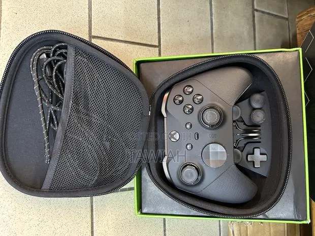 Xbox Series Two Controllers · Photo 1