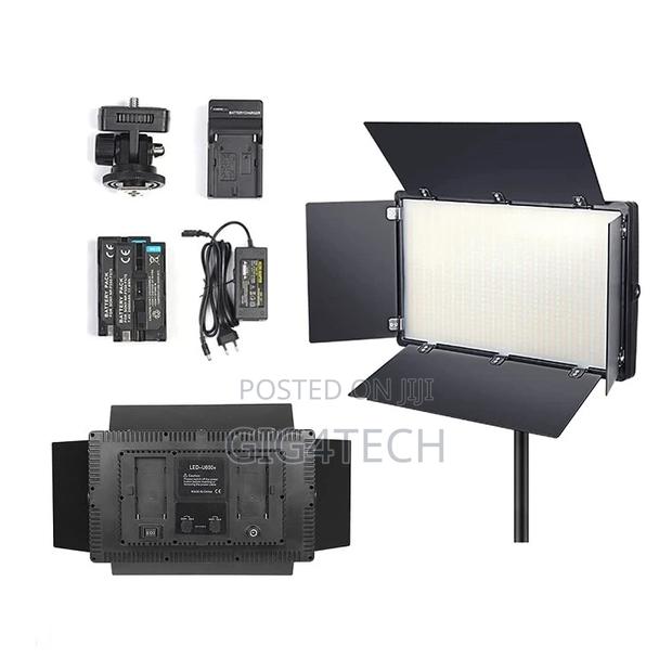 Led 800 Camera Light With Battery and Tripod · Photo 1